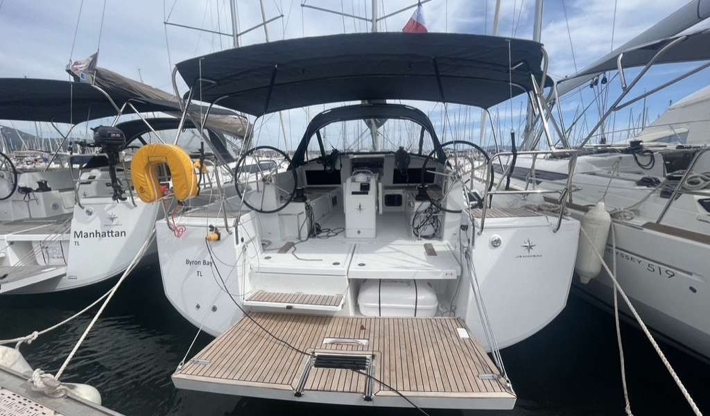 Sailboat Sun Odyssey 440