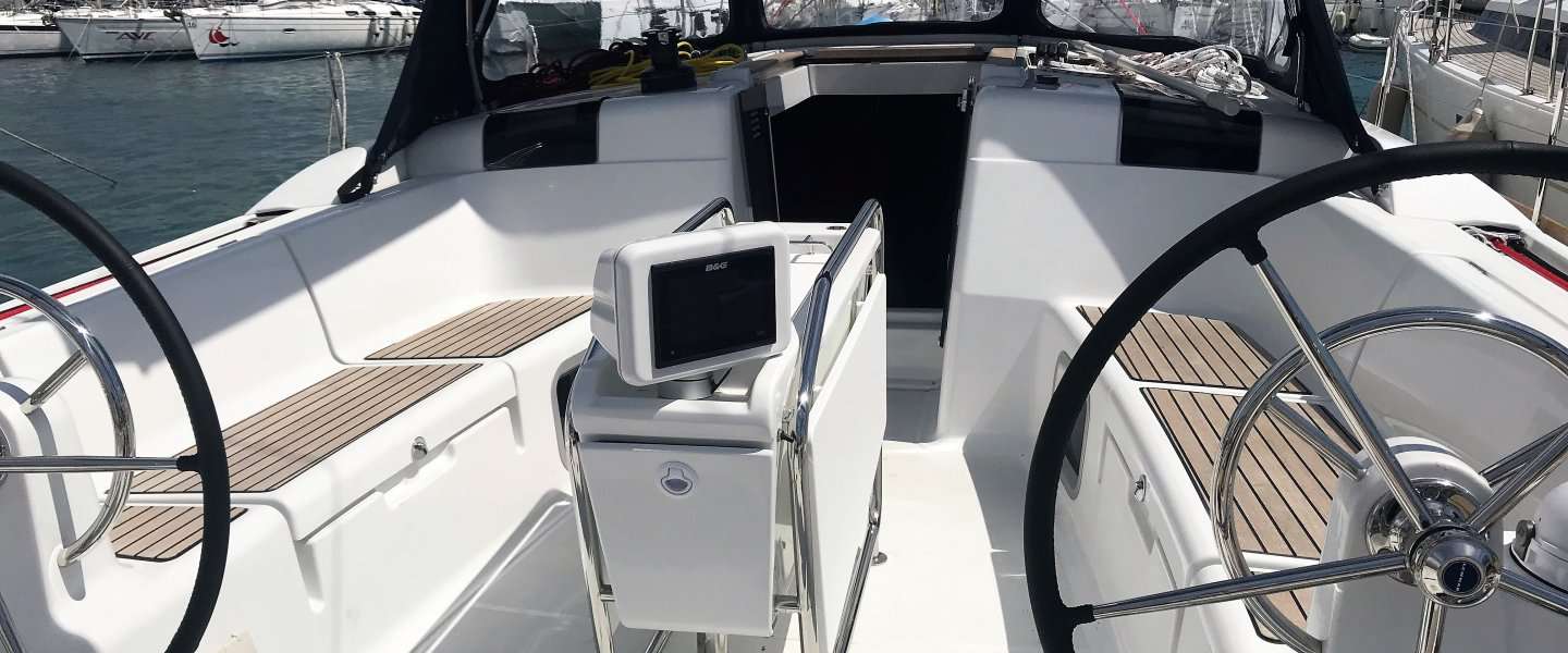 Парусная яхта Sun Odyssey 449