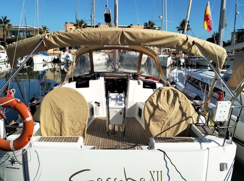 Sailboat Sun Odyssey 449