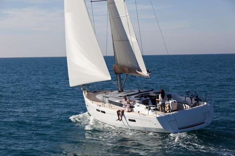 Парусная яхта Sun Odyssey 479