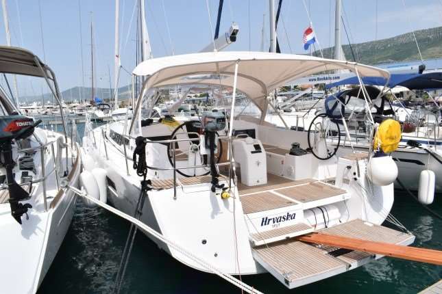 Парусная яхта Sun Odyssey 490