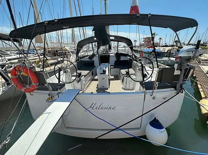 Sailboat Sun Odyssey 490