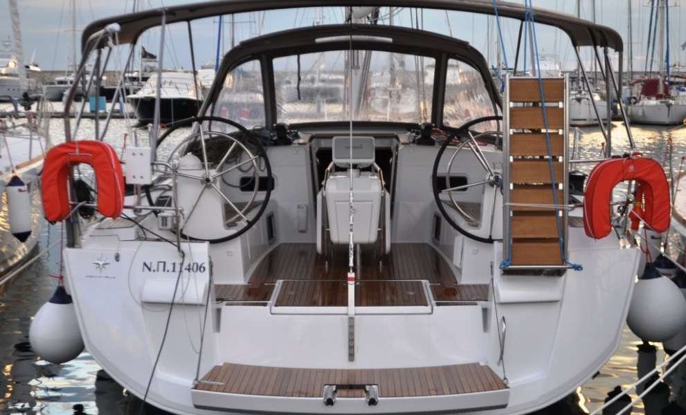 Sailboat Sun Odyssey 519