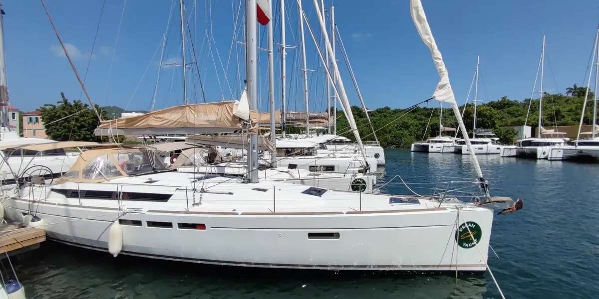 Sailboat Sun Odyssey 519