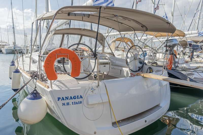 Sailboat Sun Odyssey 519