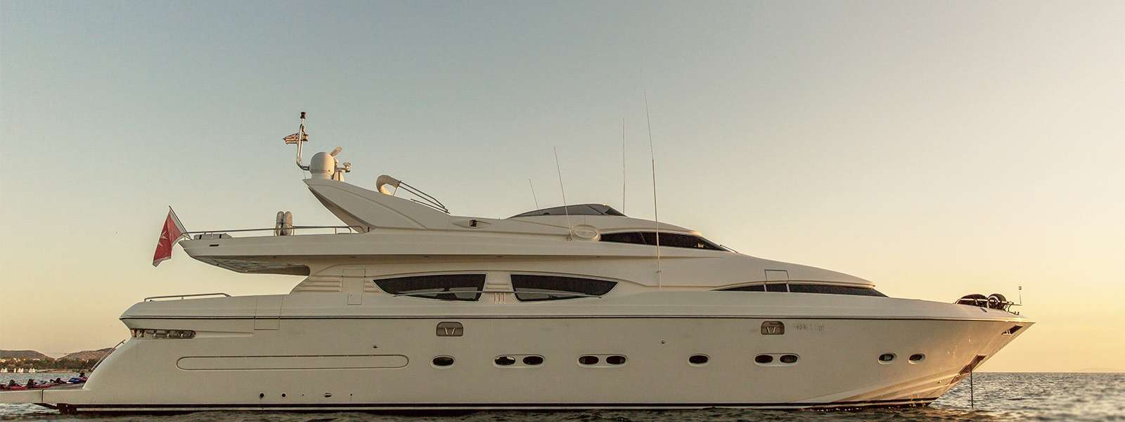 Luxusyacht Technema 95