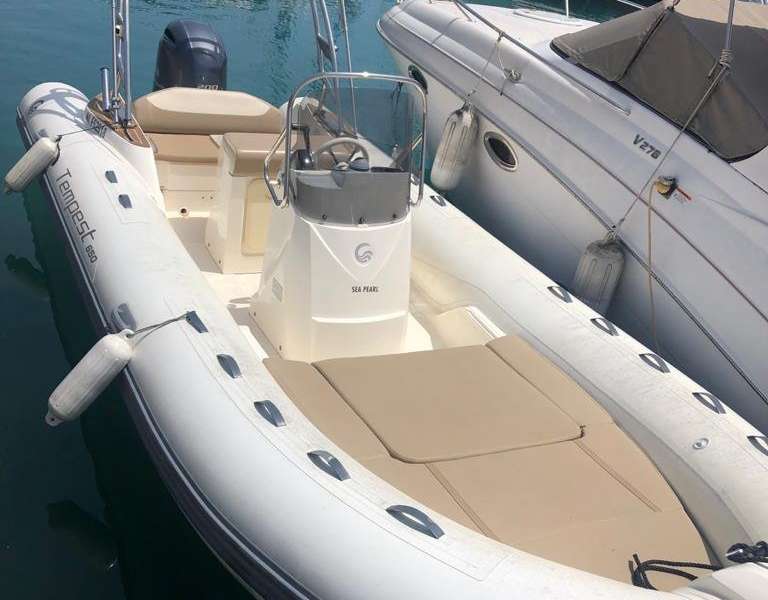 Bateau Semi-rigide Tempest 650