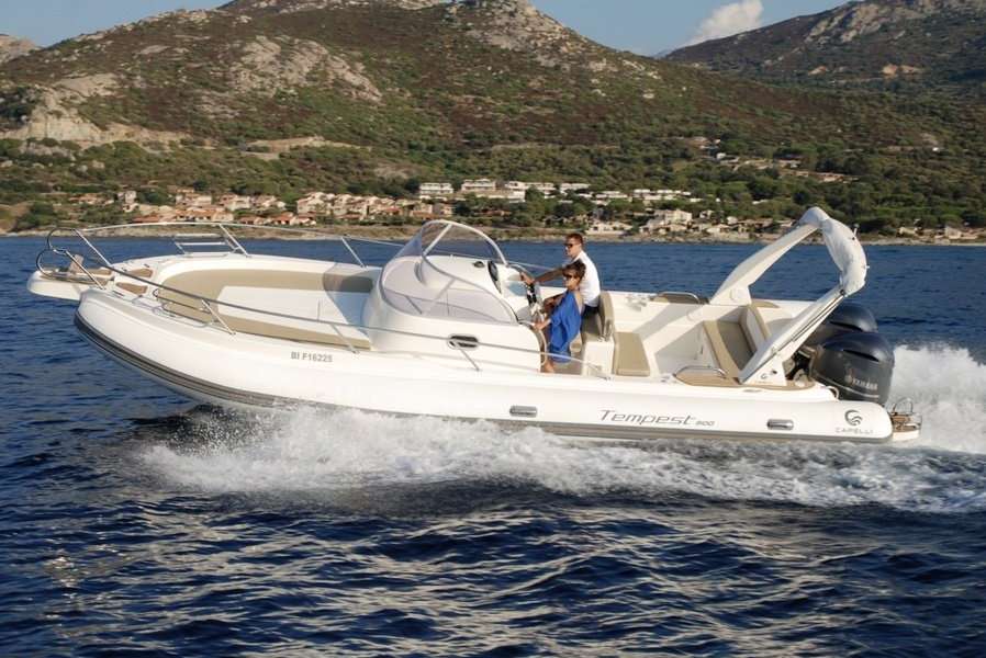 Bateau Semi-rigide Tempest 900