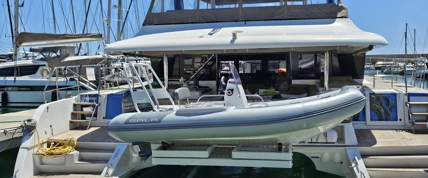 Catamarán a Motor Lagoon 630 MY