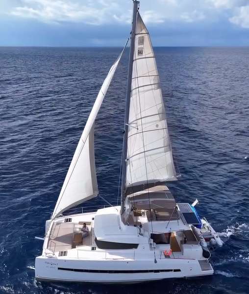 Katamaran Bali 4.3