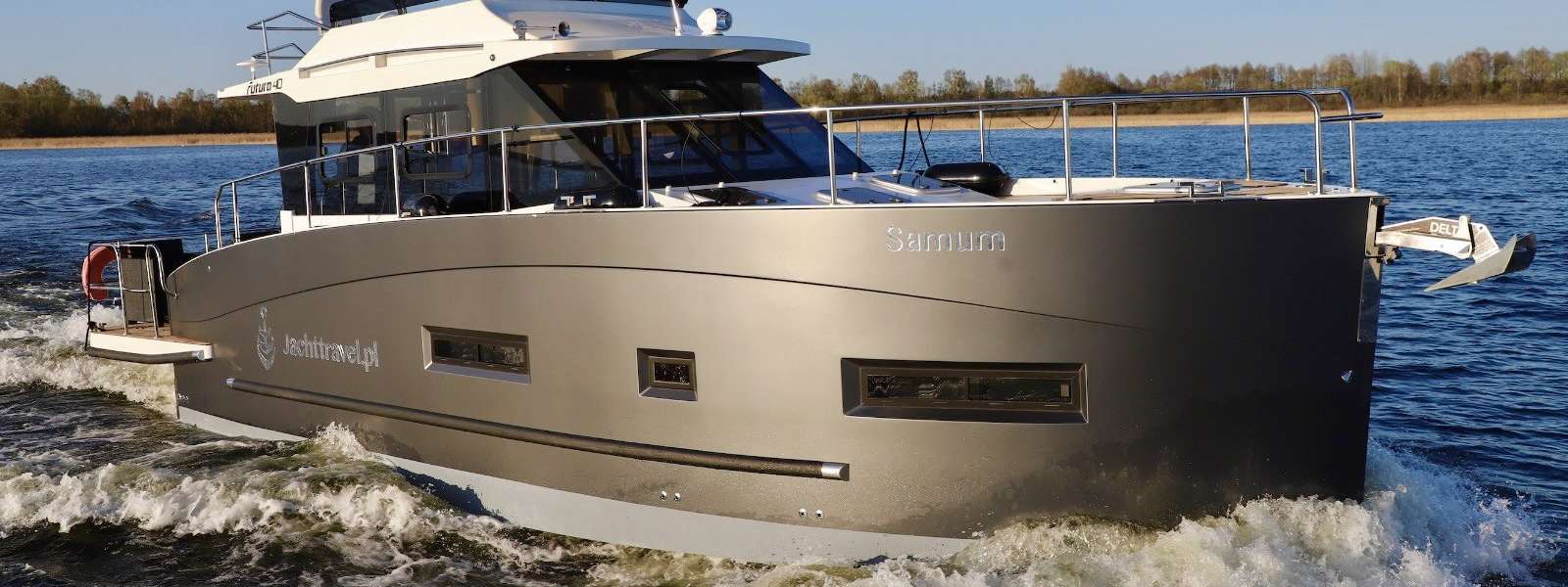 Motor boat Futura 40 Grand Horizon