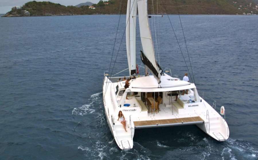 Catamarán Voyage 520