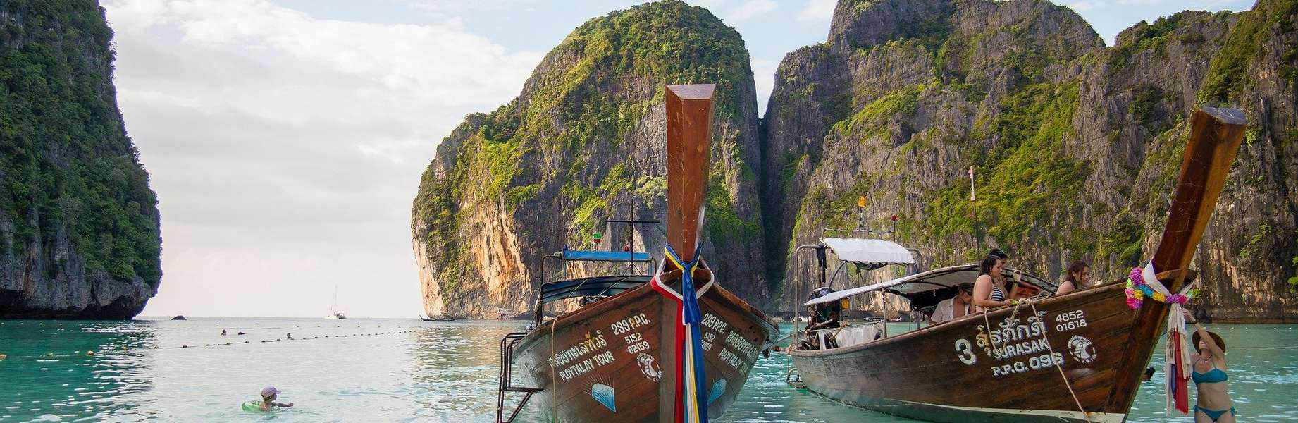 Naviguez en Thaïlande sur la mer d'Andaman