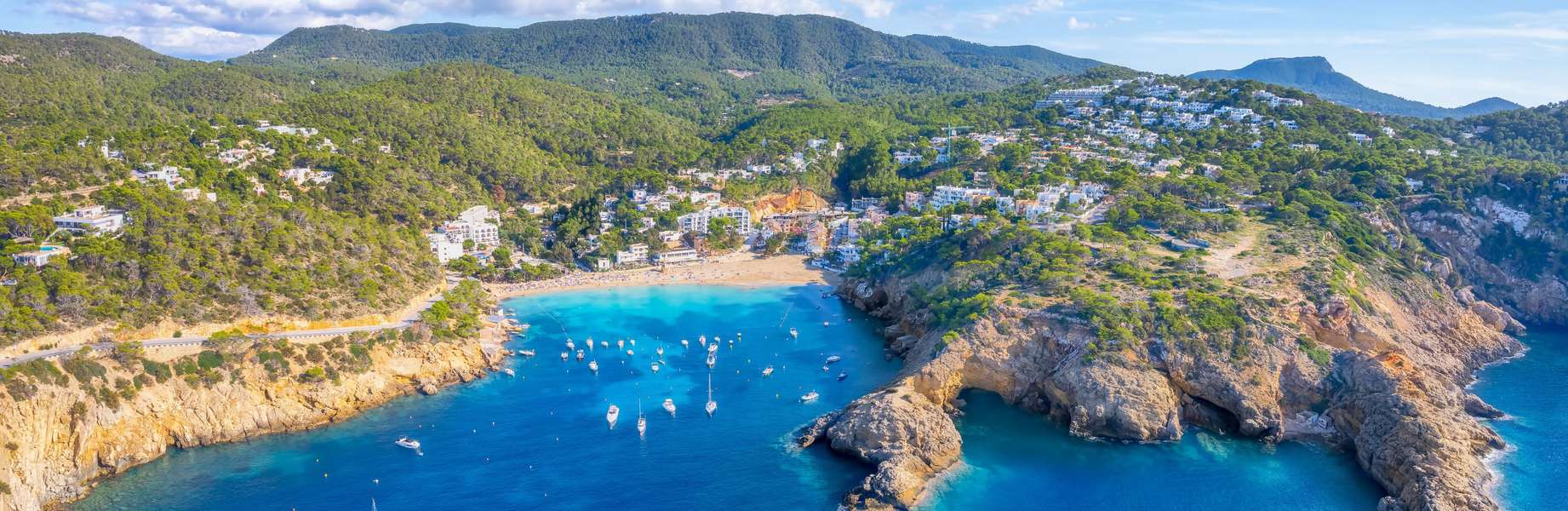 Ibiza, una isla con calas tan misteriosas como deslumbrantes