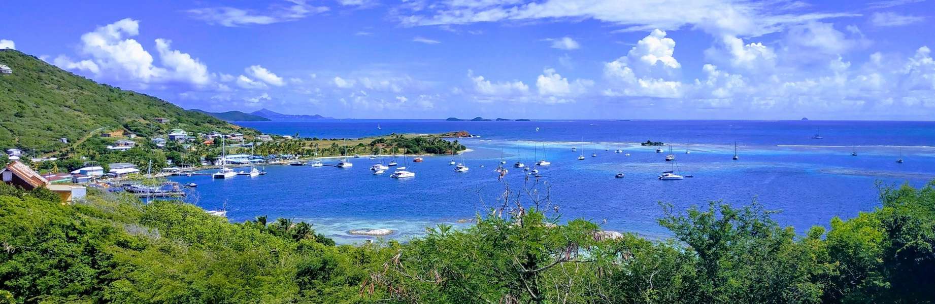 Explorez les Grenadines en catamaran premium avec équipage