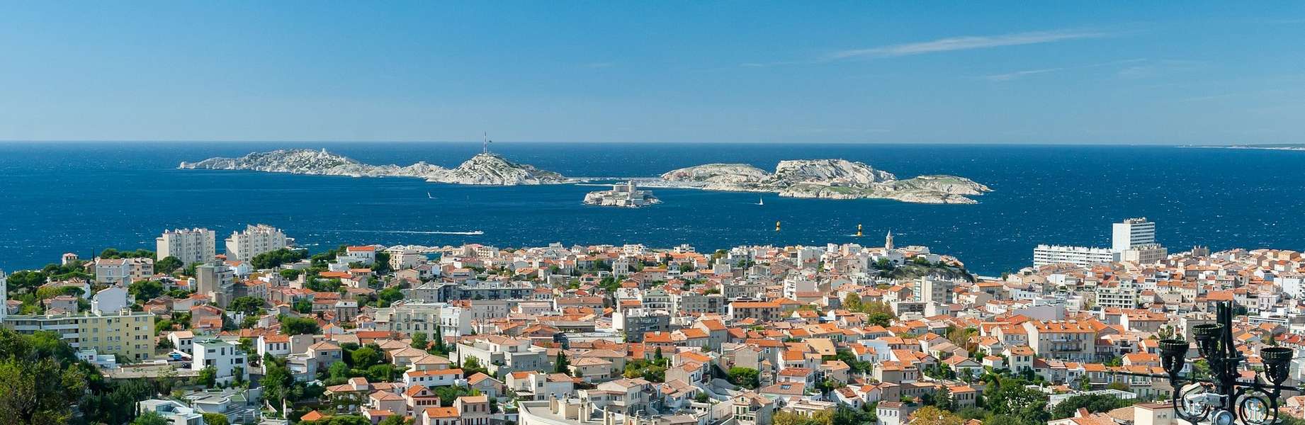 Initiation & perfectionnement à la voile en Méditerranée !