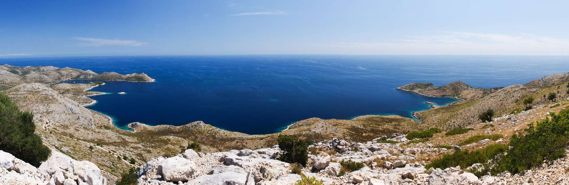 Practica Yoga En Las Playas Más Bonitas De Croacia