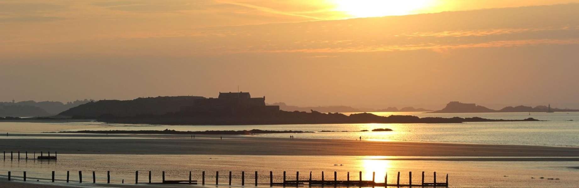 Découvrez la splendeur des côtes bretonnes depuis Saint-Malo