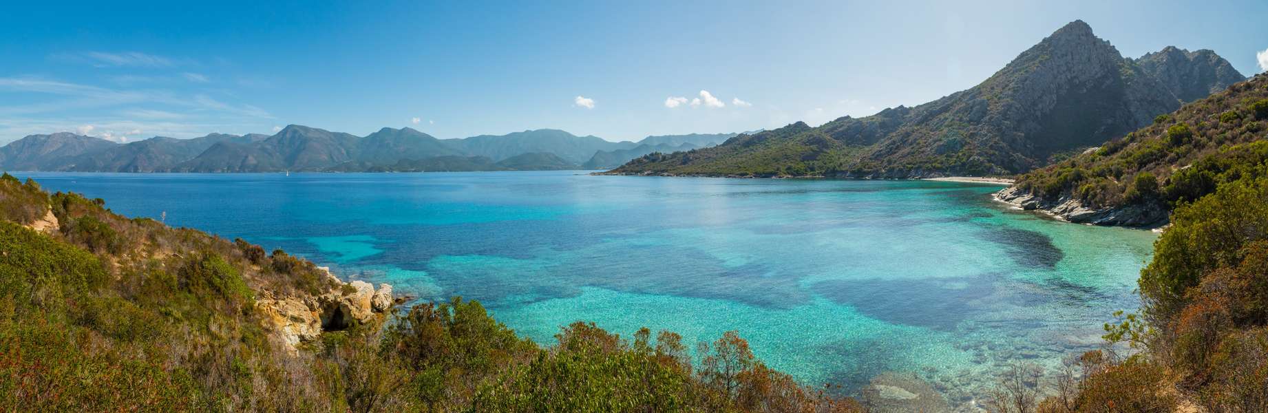 Sillonnez le nord de la Corse et ses criques sauvages
