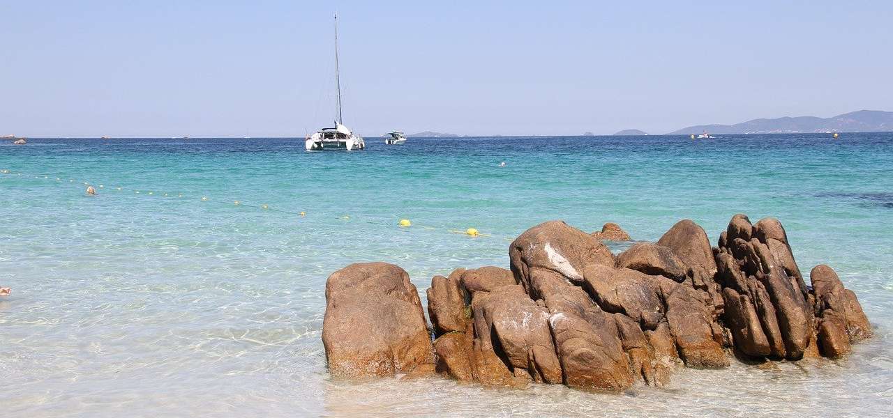 À la découverte de 2 joyaux : la Corse et la Sardaigne en catamaran