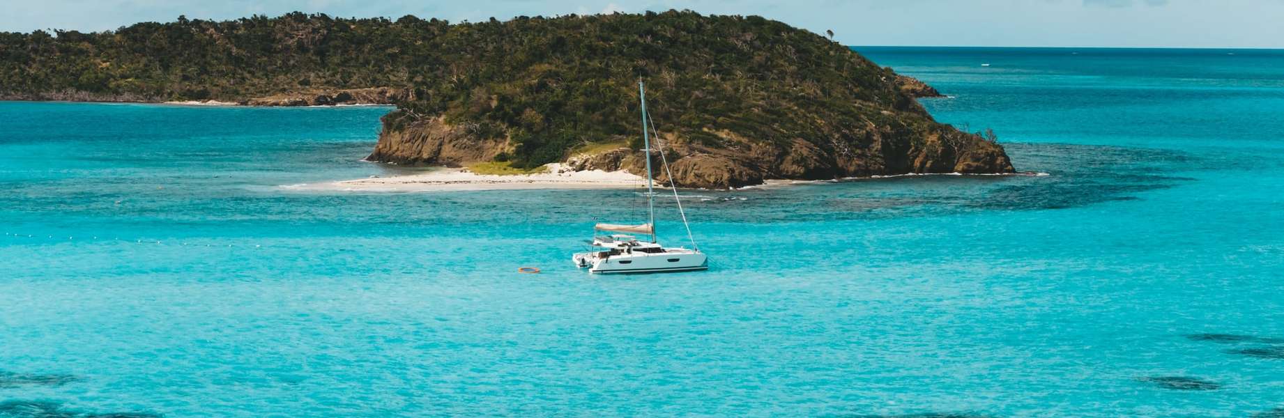 Apprenez la navigation en catamaran dans les Grenadines