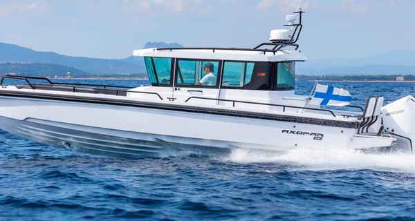 Axopar 28 Cabin