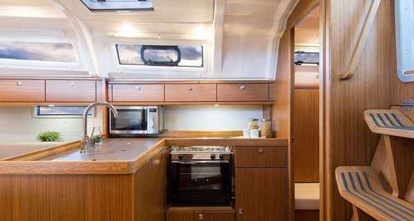 Bavaria Cruiser 37 (2023)