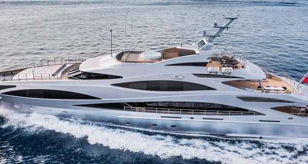 Benetti 154