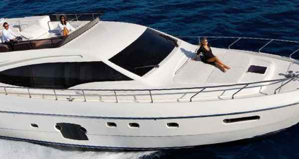 Ferretti 592