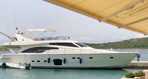 Ferretti 681