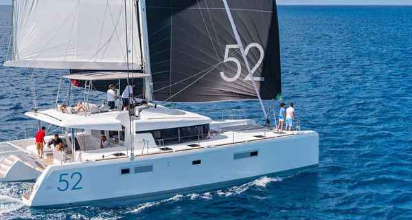 Lagoon 52