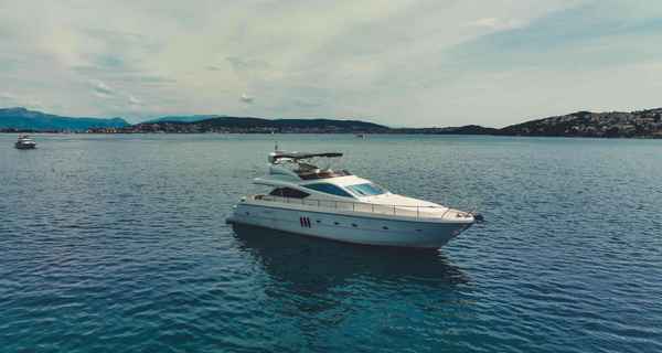 Abacus 70 Fly (2011)