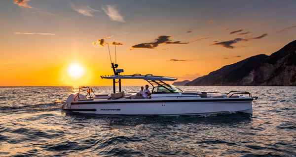 Axopar 37 Sun Top (2023)