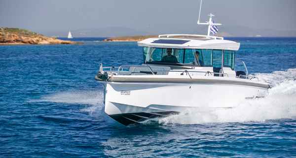 Axopar 37 XC Cross Cabin