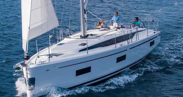 Bavaria C42 (2026)