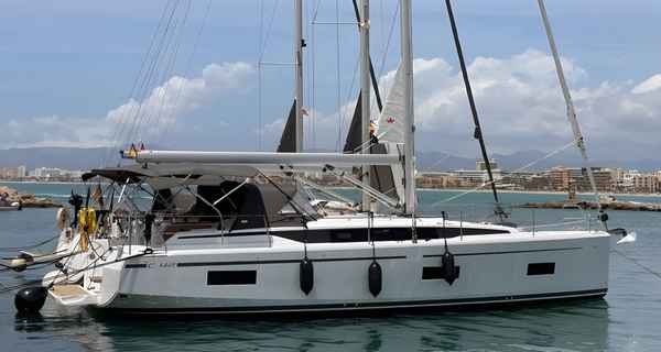 Bavaria C42 (2024)