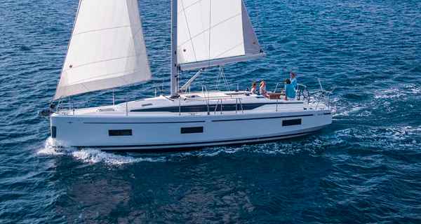 Bavaria C42 (2024)
