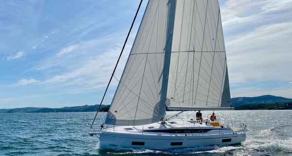 Bavaria C42 (2021)