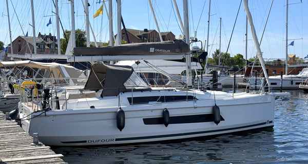 Dufour 37 (2025)