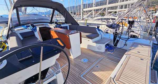 Dufour 44 (2025)