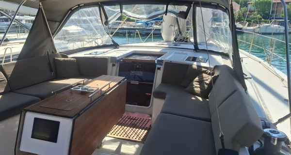 Dufour 530 (2023)