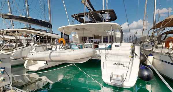 Lagoon 450 F (2019)