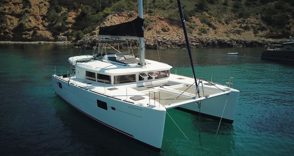 Lagoon 450 F (2012)