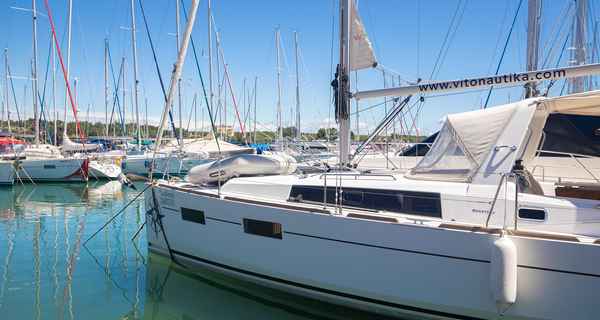 Oceanis 35 (2016)