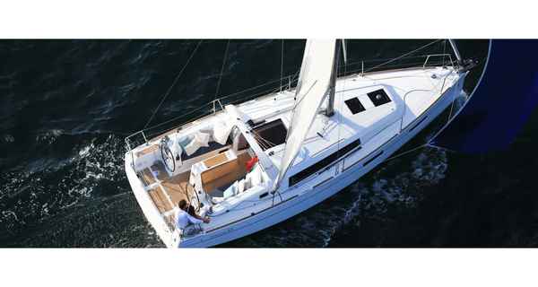 Oceanis 35 (2024)