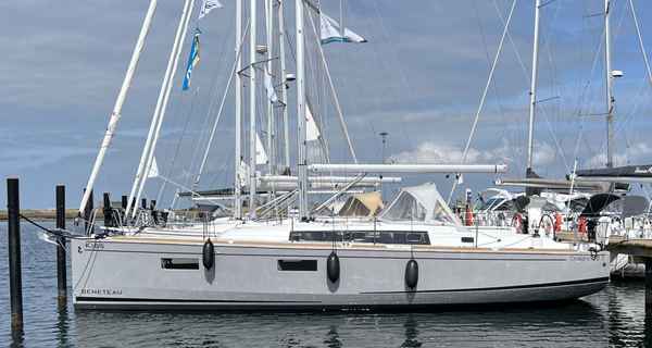 Oceanis 38.1 (2021)