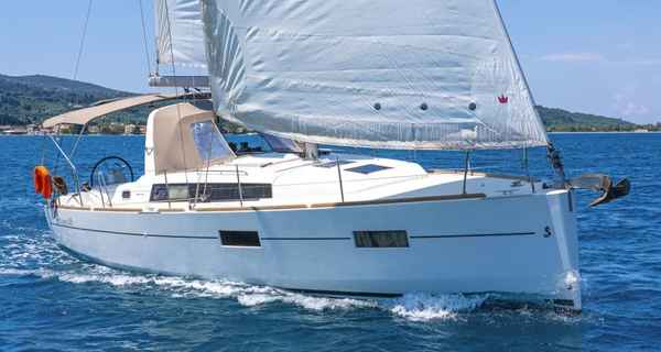 Oceanis 38 (2016)
