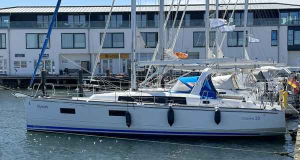 Oceanis 38 (2014)