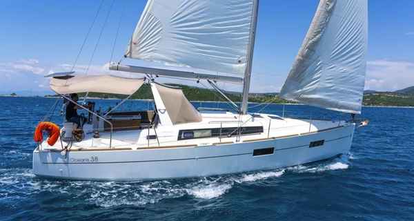 Oceanis 38 (2016)