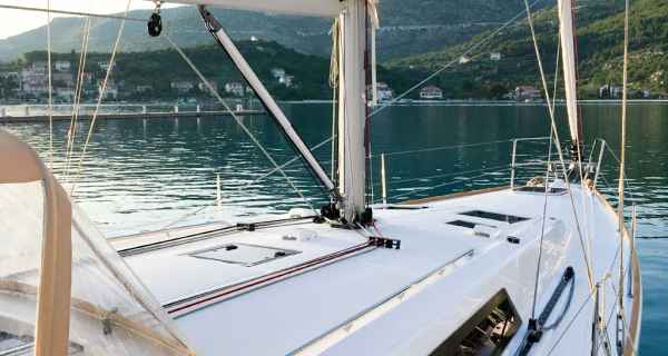 Oceanis 45 (2018)